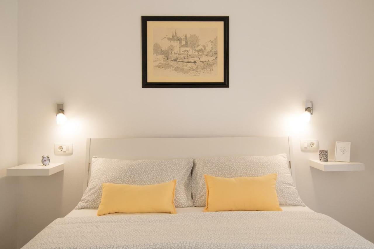Apartment Bruneta 1 With Sea View Tar-Vabriga Bagian luar foto